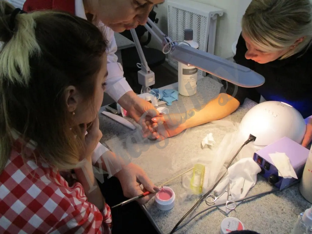 Профессиональные курсы по косметологии, маникюру, педикюру, визажу